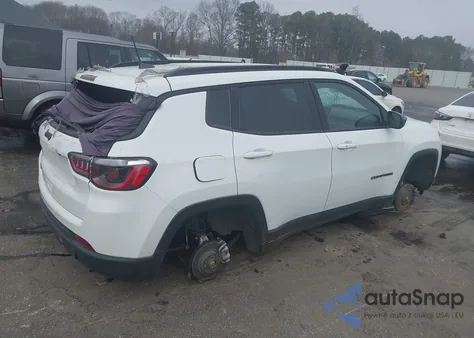 2025 Jeep Compass Latitude 4X4 z USA, uszkodzony, nr VIN 3C4NJDBN0ST561579